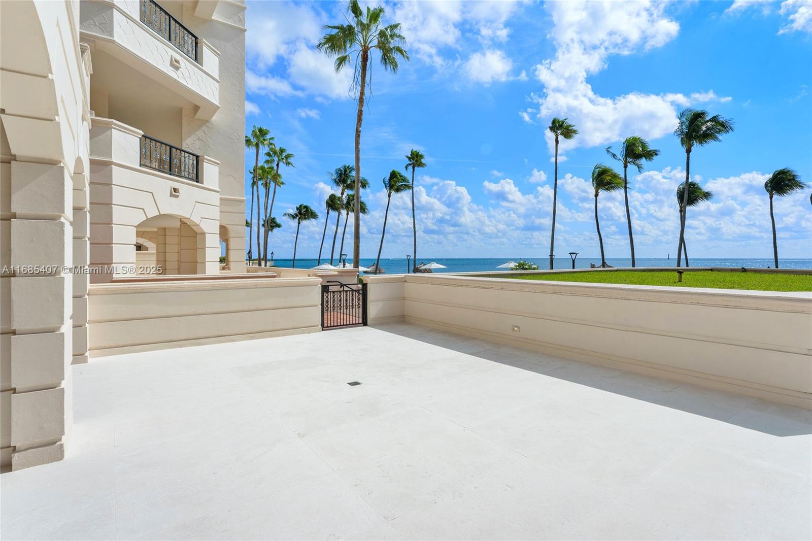 FISHER ISLAND - Residential