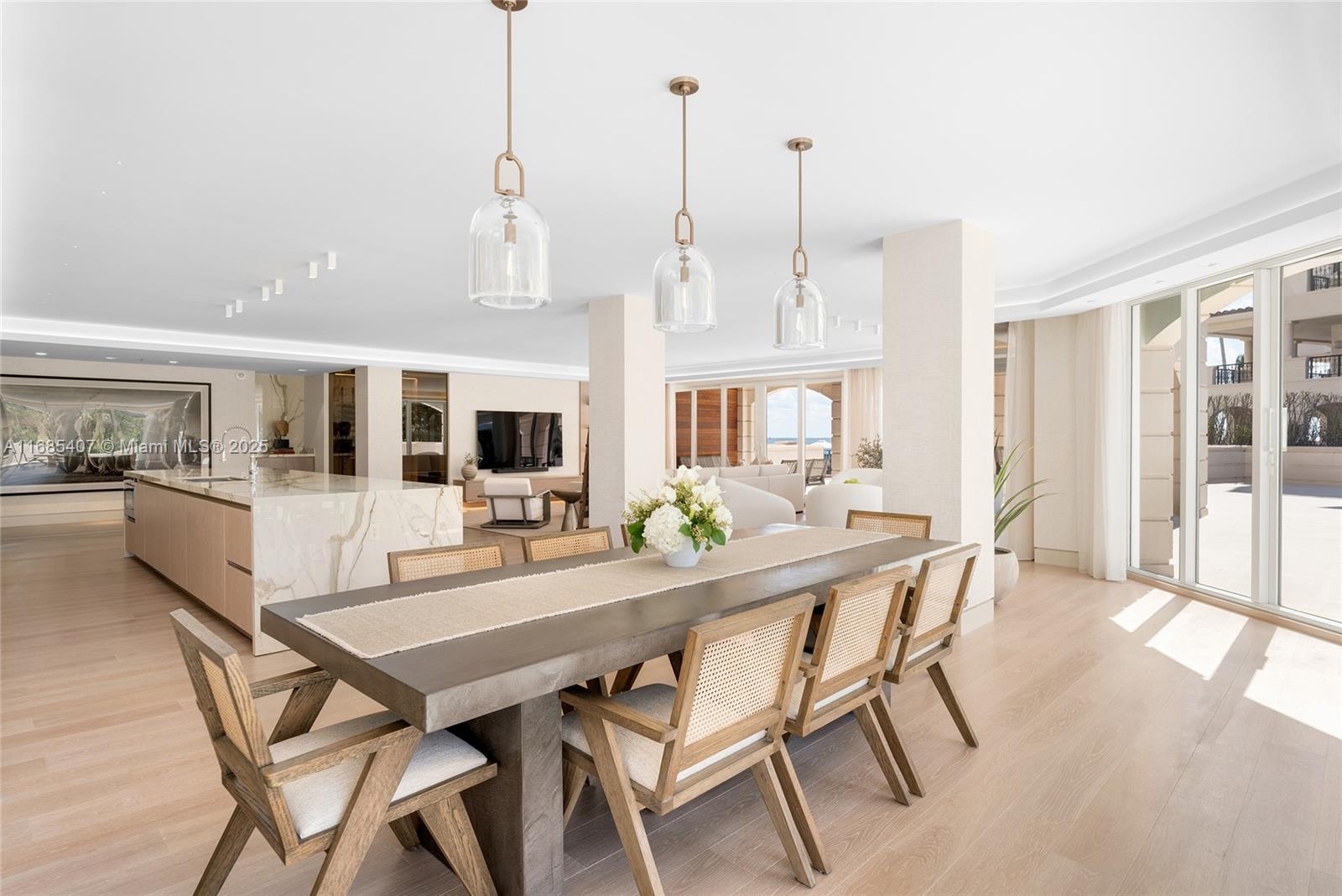 FISHER ISLAND - Residential