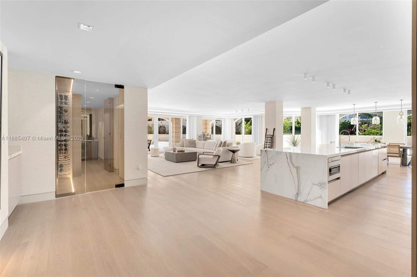 FISHER ISLAND - Residential