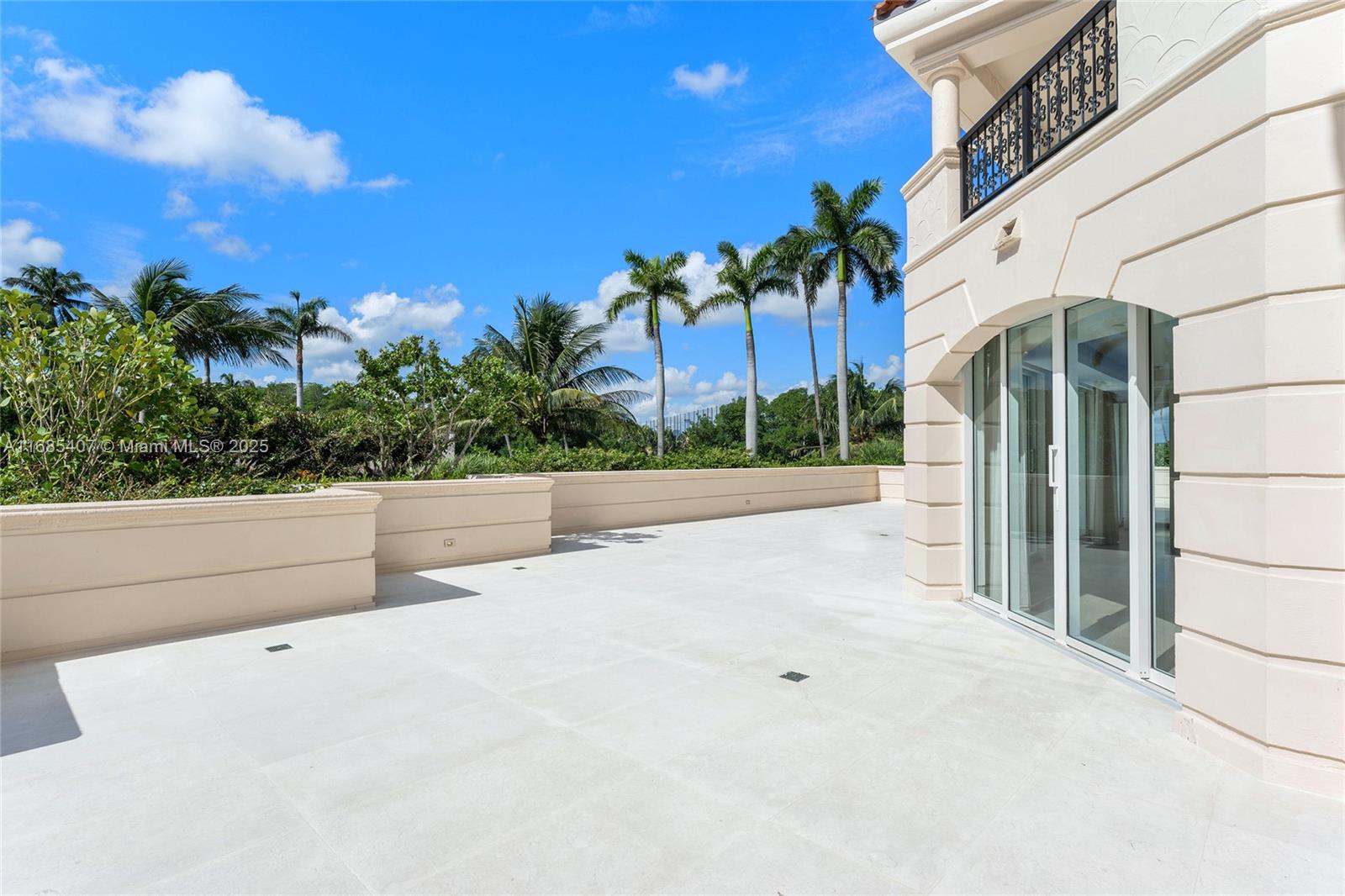 FISHER ISLAND - Residential