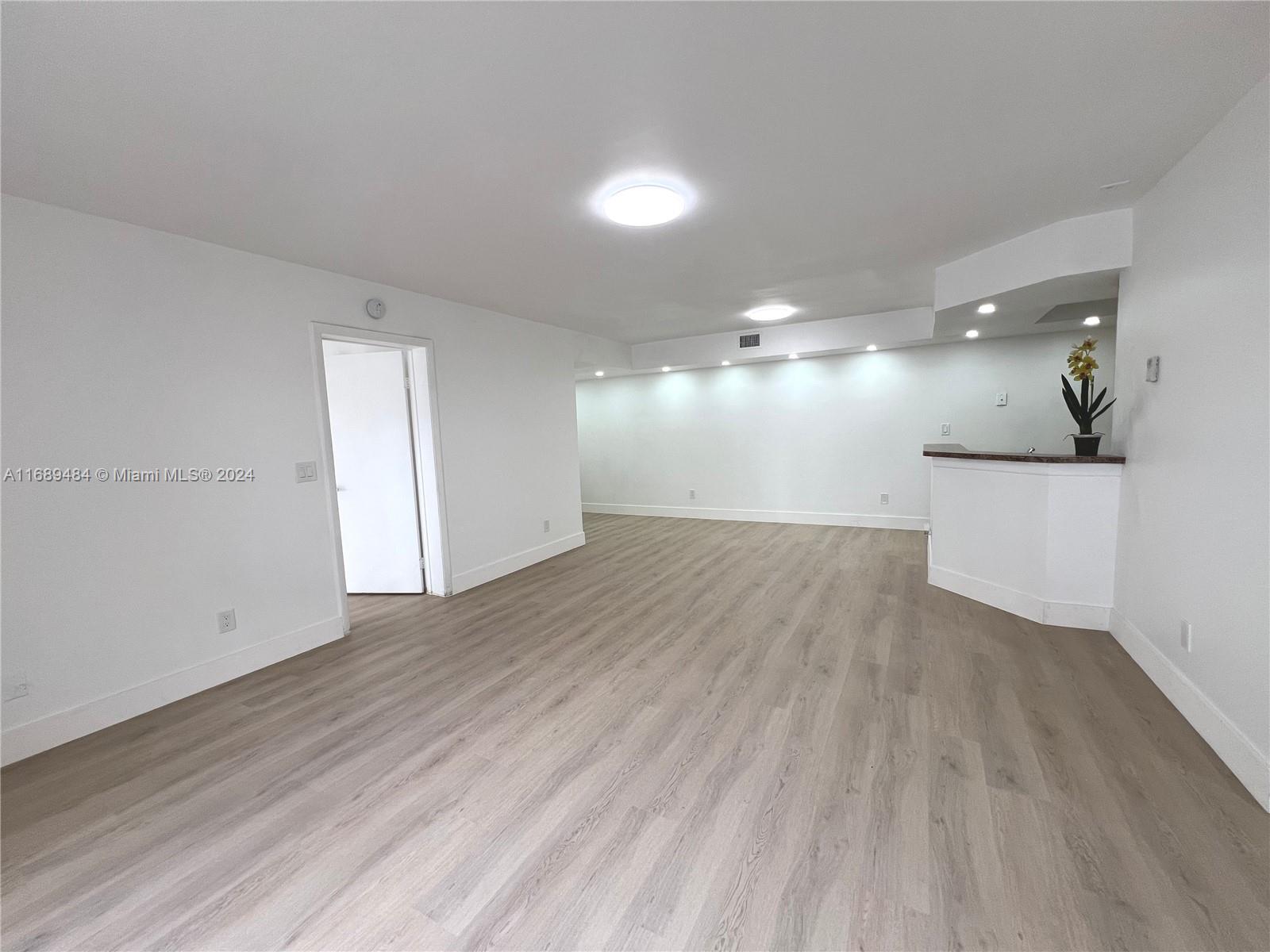 VISCONTI CONDO - Residential