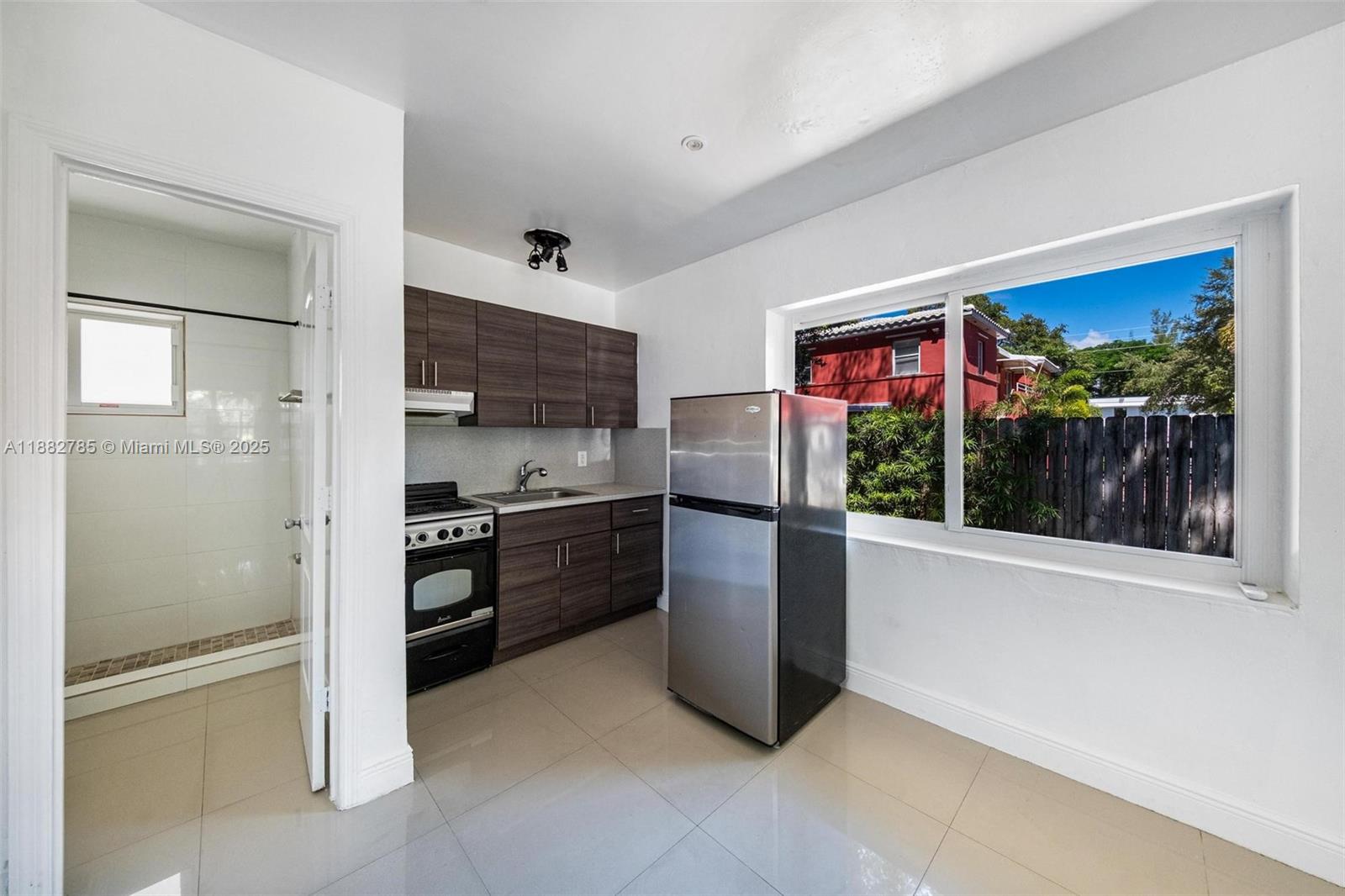LEMON CITY WHITES - Residential Lease