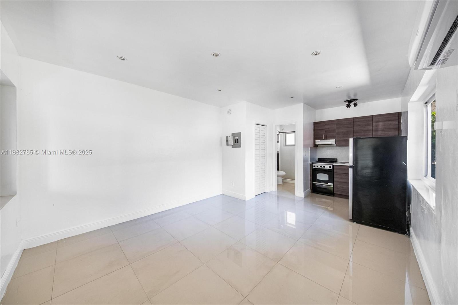 LEMON CITY WHITES - Residential Lease