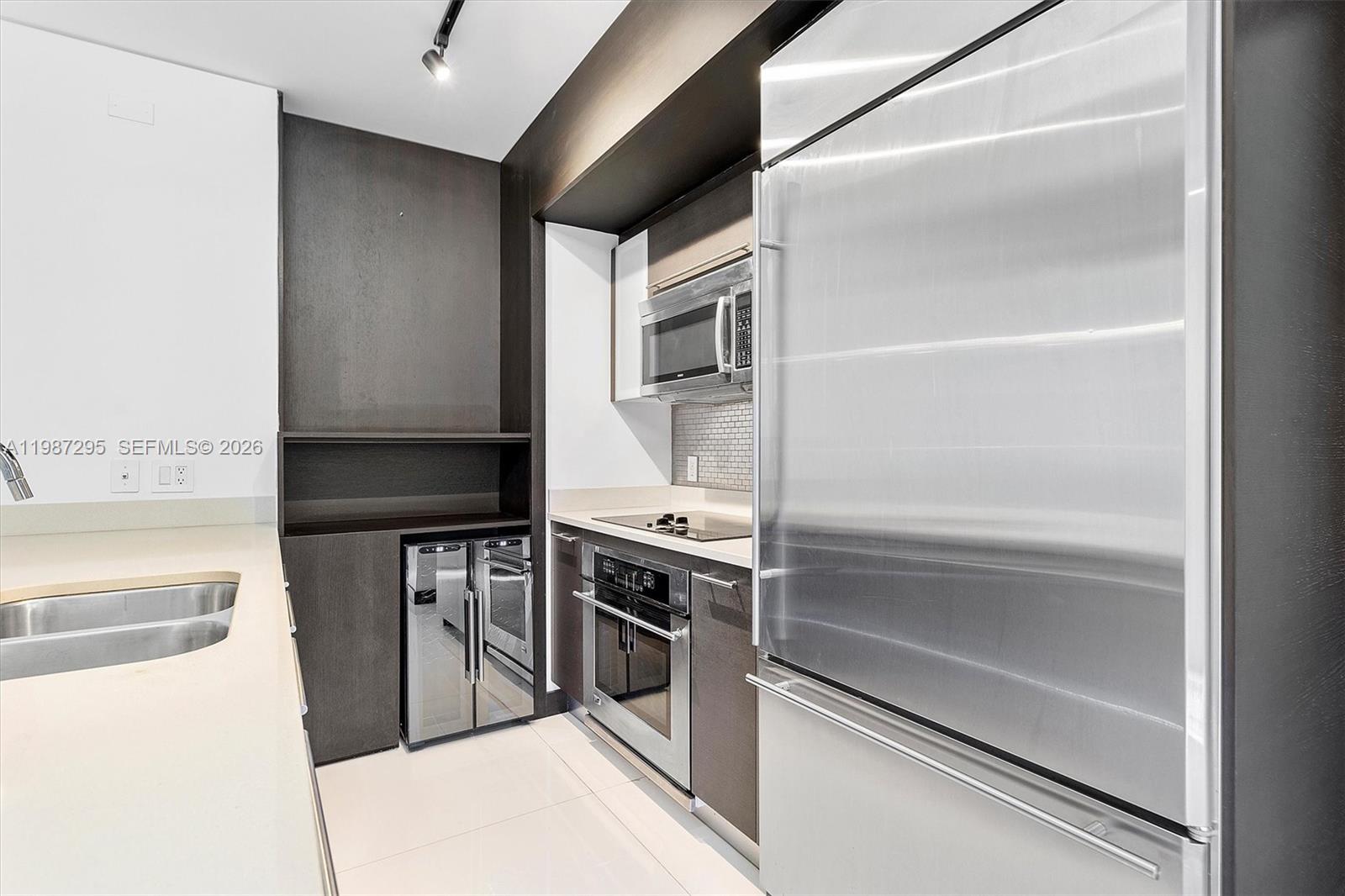 500 BRICKELL WEST CONDO - Residential Lease