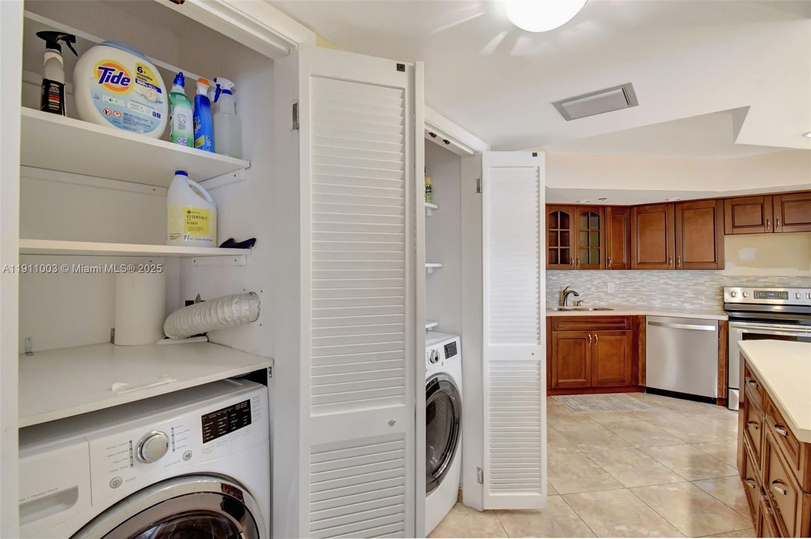 ANCHOR BAY CLUB CONDO - Residential Lease