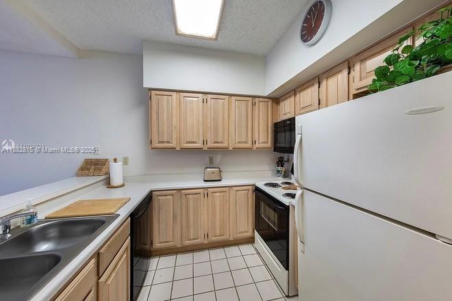 UNIVERSITY INN CONDO - Residential Lease