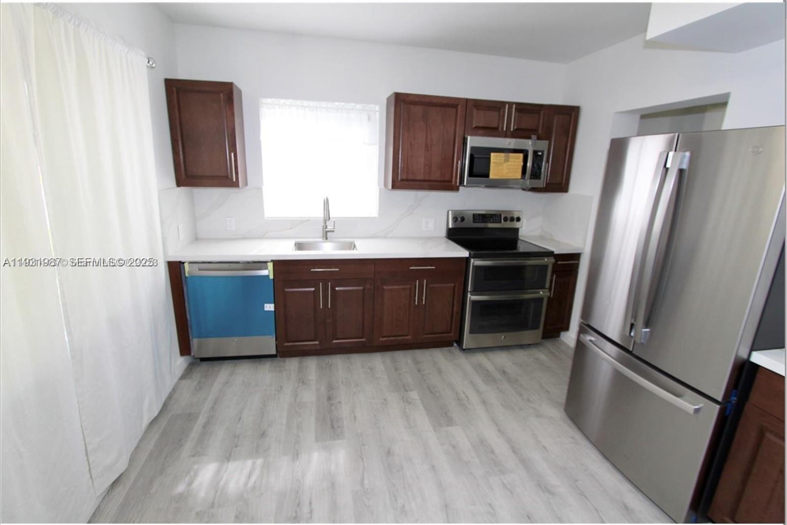 17TH AVE MANOR 2ND ADDN - Residential Lease