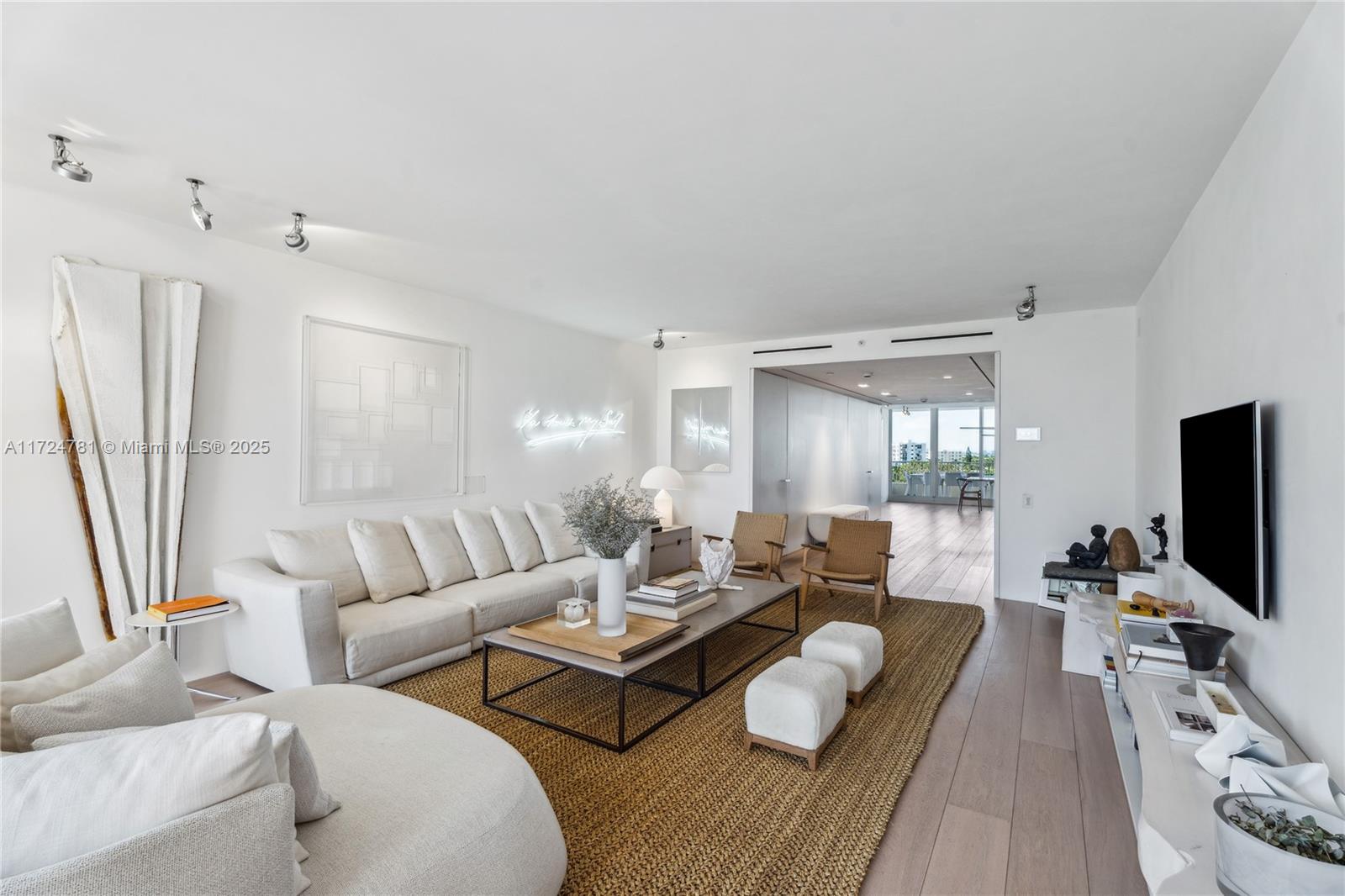 CLUB TOWER THREE CONDO - Residential
