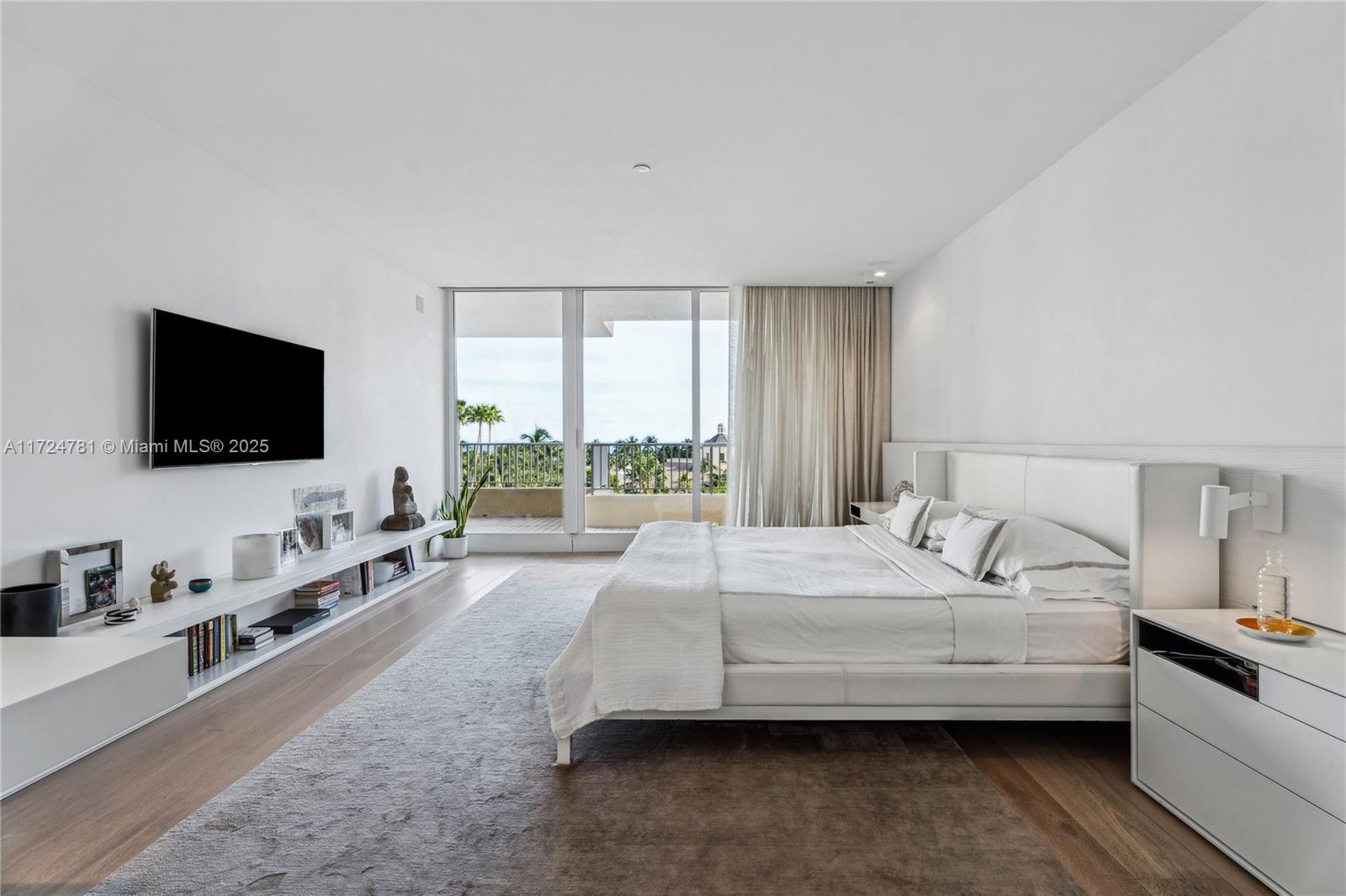 CLUB TOWER THREE CONDO - Residential