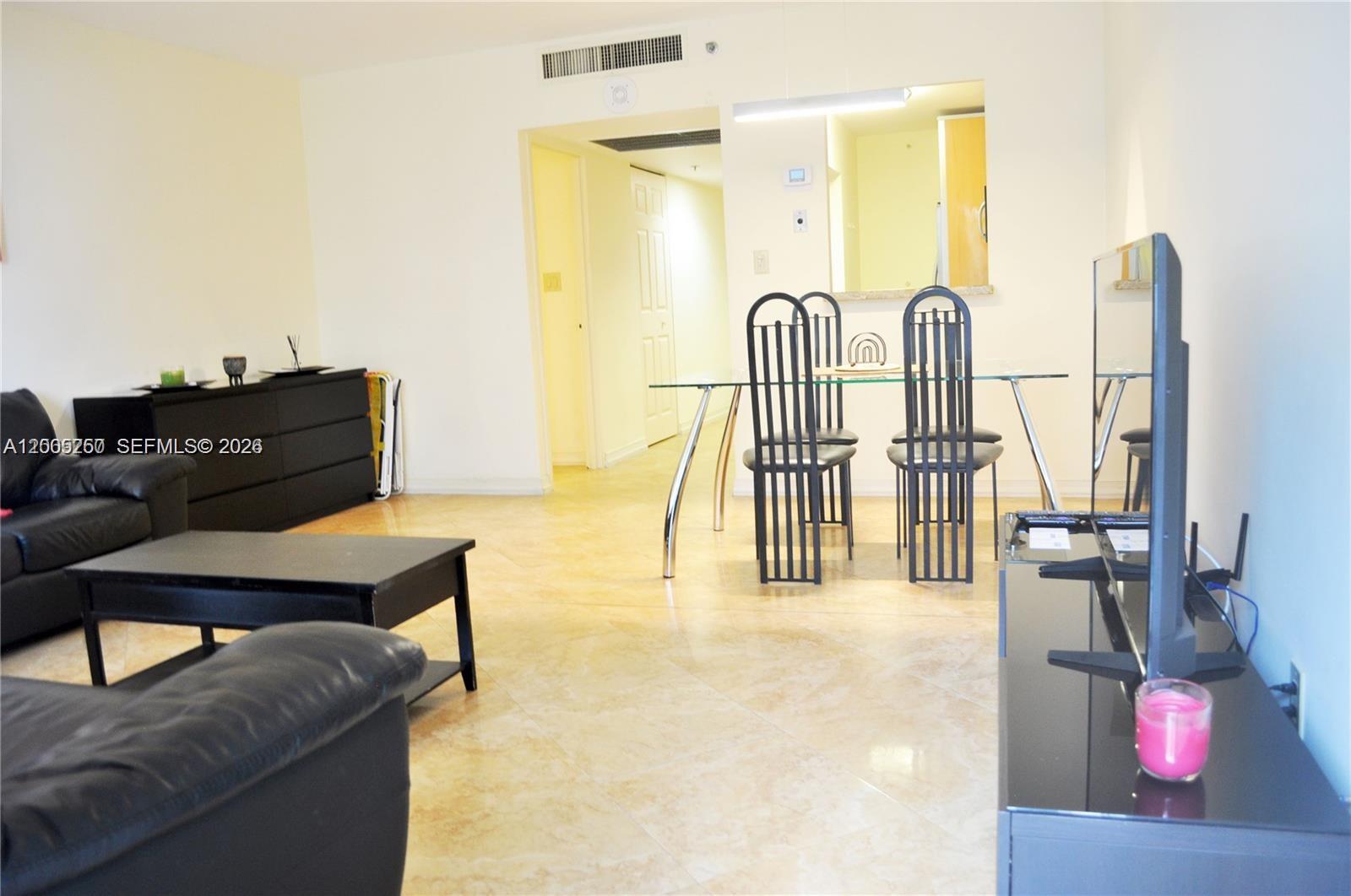 THE DECOPLAGE CONDO - Residential Lease