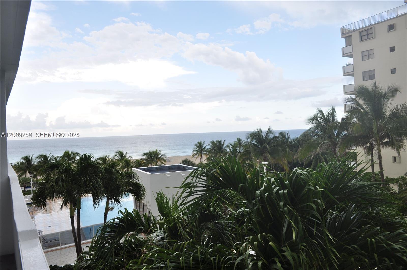 THE DECOPLAGE CONDO - Residential Lease