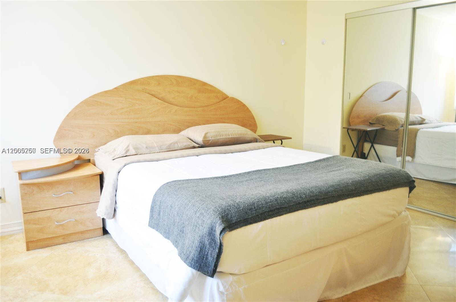 THE DECOPLAGE CONDO - Residential Lease