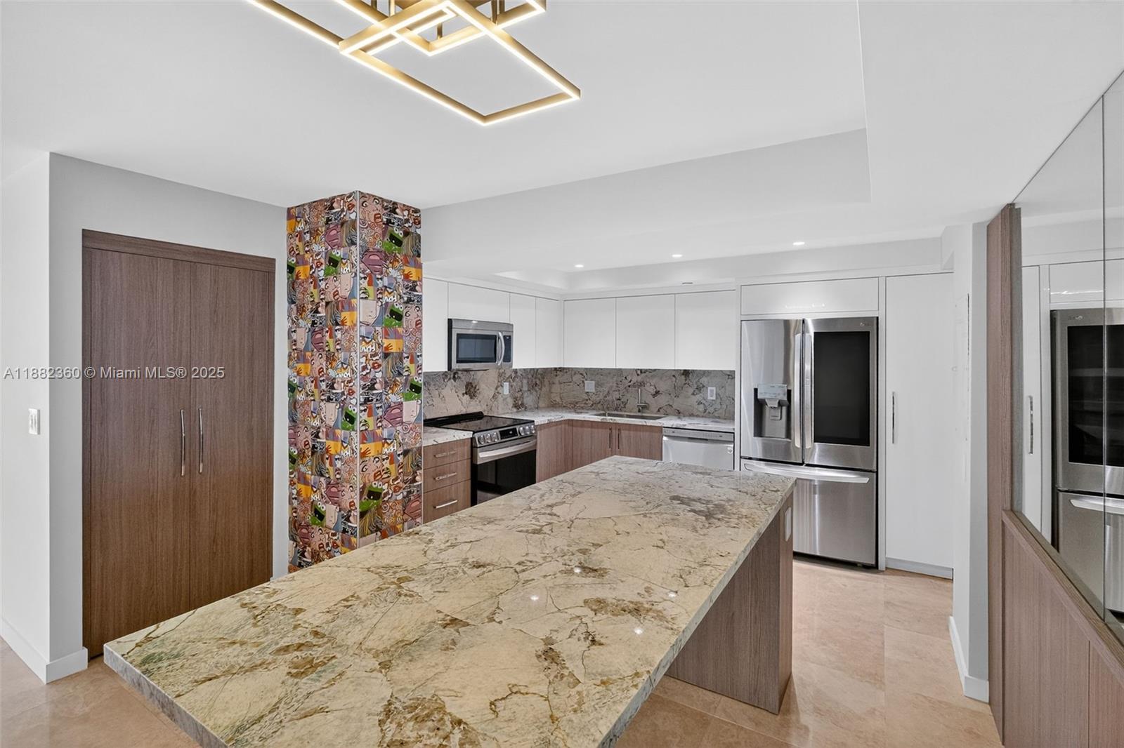 TOWERS OF QUAYSIDE CONDO - Residential Lease