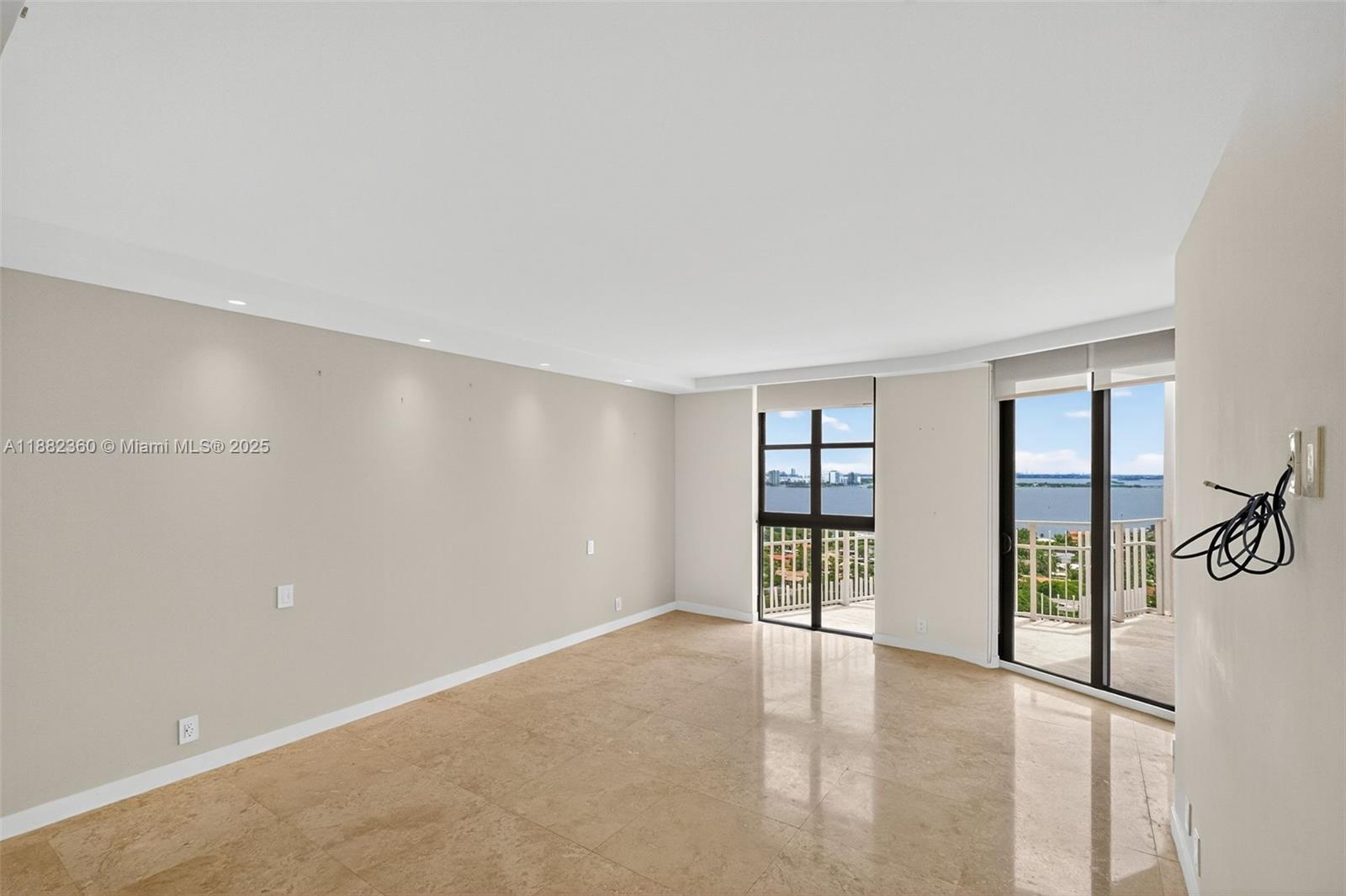 TOWERS OF QUAYSIDE CONDO - Residential Lease