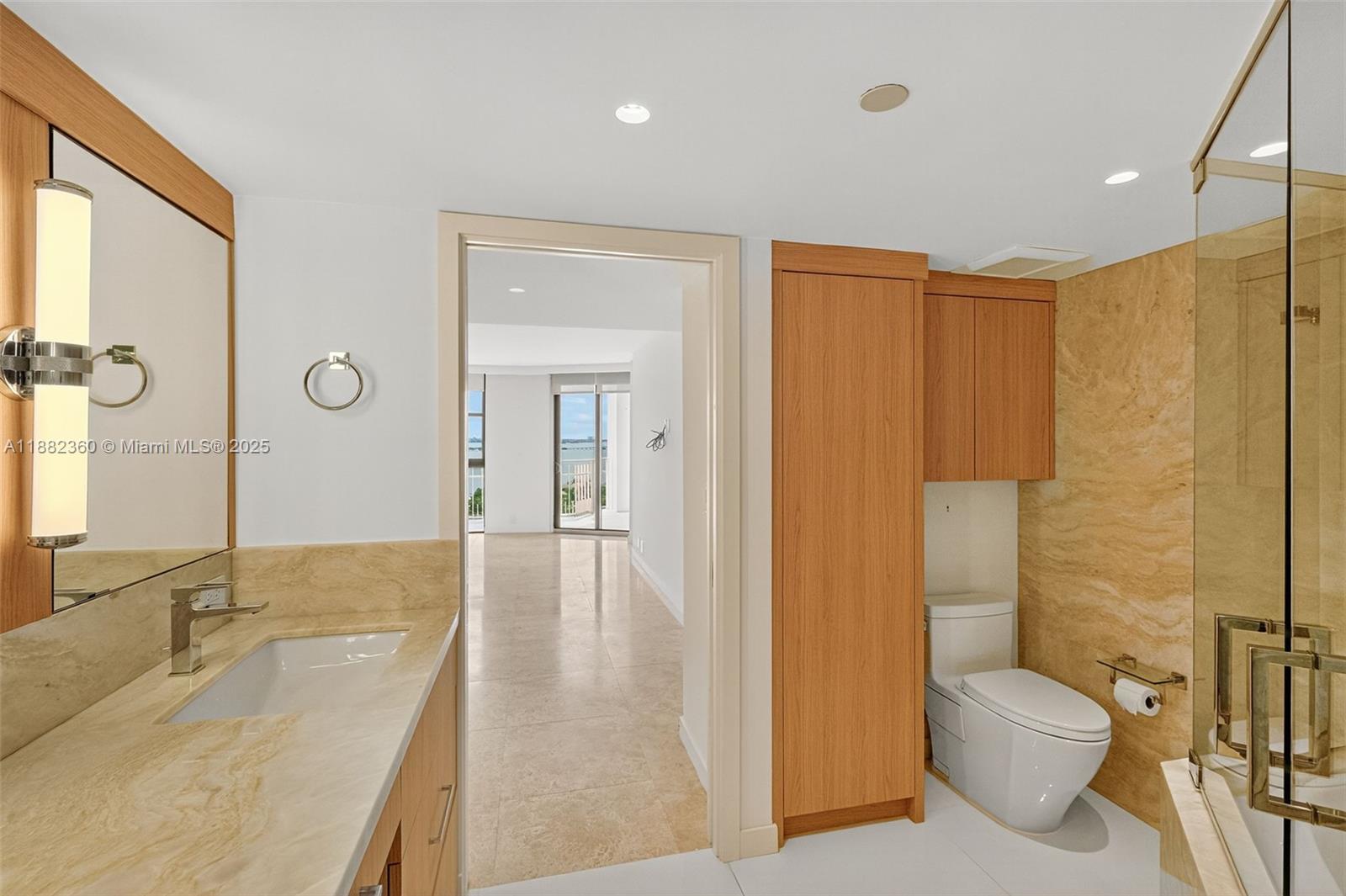 TOWERS OF QUAYSIDE CONDO - Residential Lease