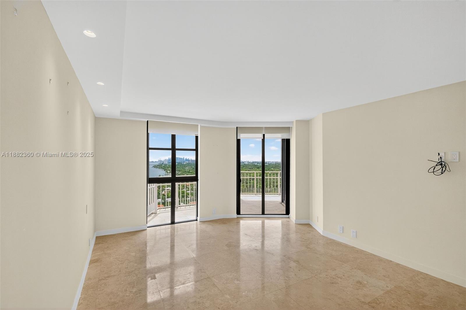 TOWERS OF QUAYSIDE CONDO - Residential Lease