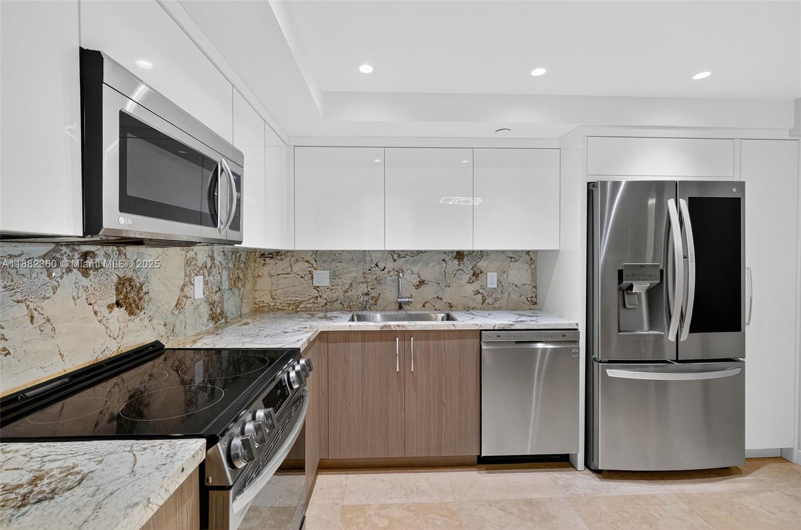 TOWERS OF QUAYSIDE CONDO - Residential Lease