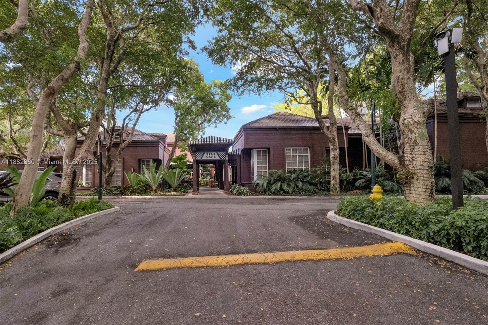 TOWERS OF QUAYSIDE CONDO - Residential Lease