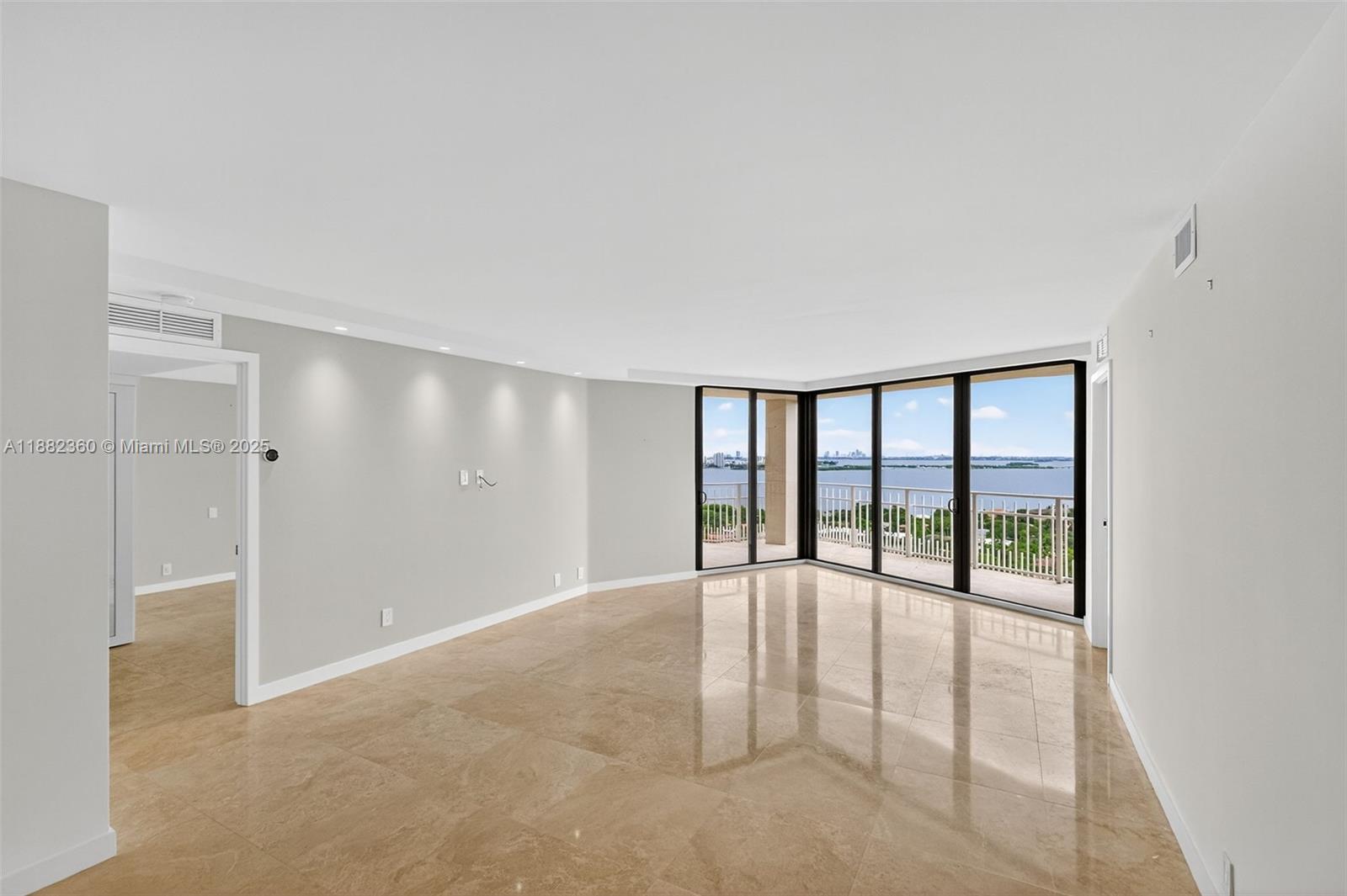 TOWERS OF QUAYSIDE CONDO - Residential Lease