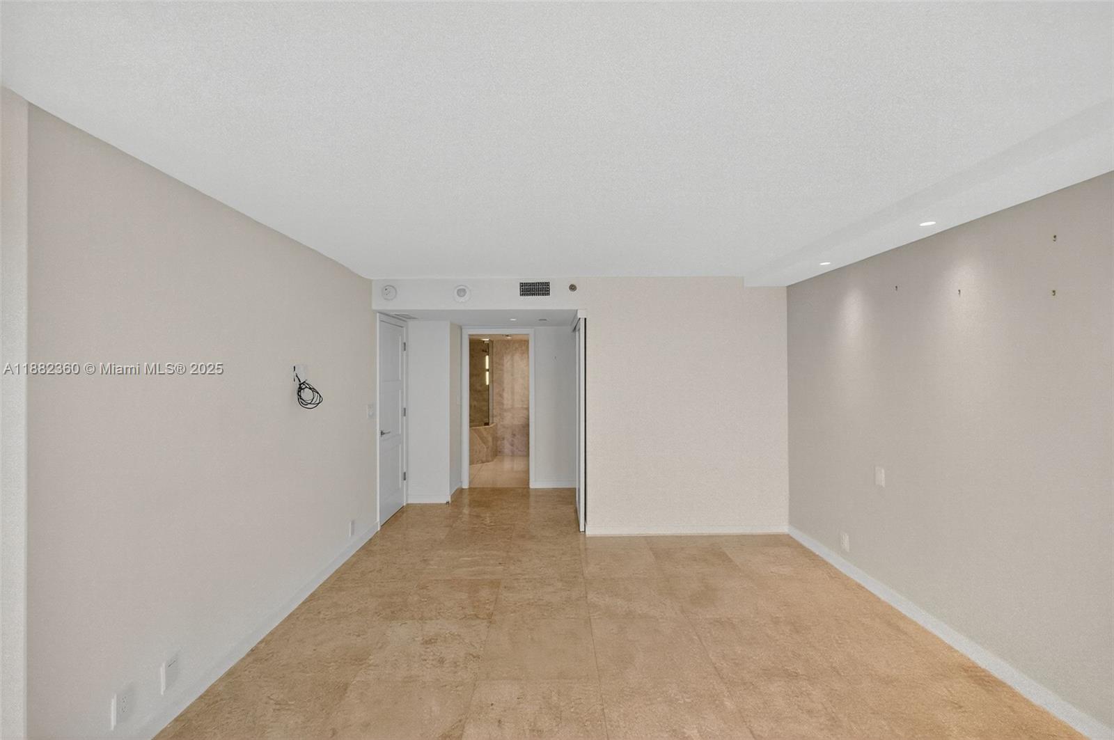 TOWERS OF QUAYSIDE CONDO - Residential Lease