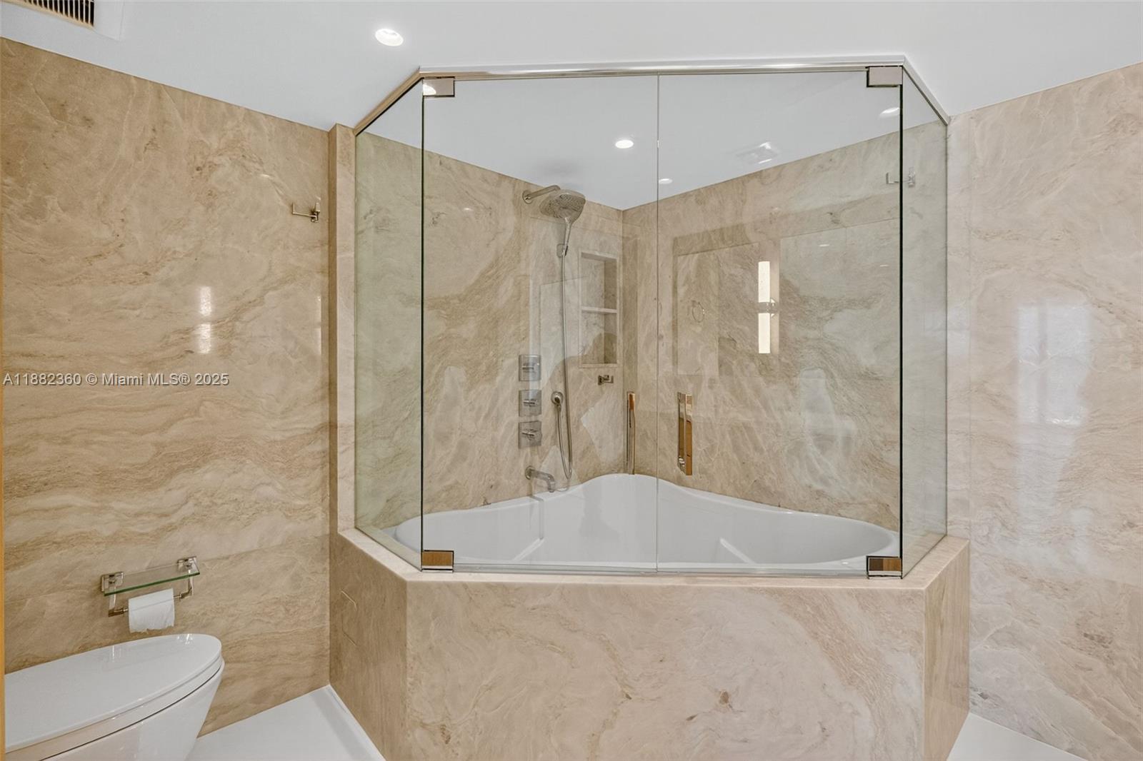 TOWERS OF QUAYSIDE CONDO - Residential Lease