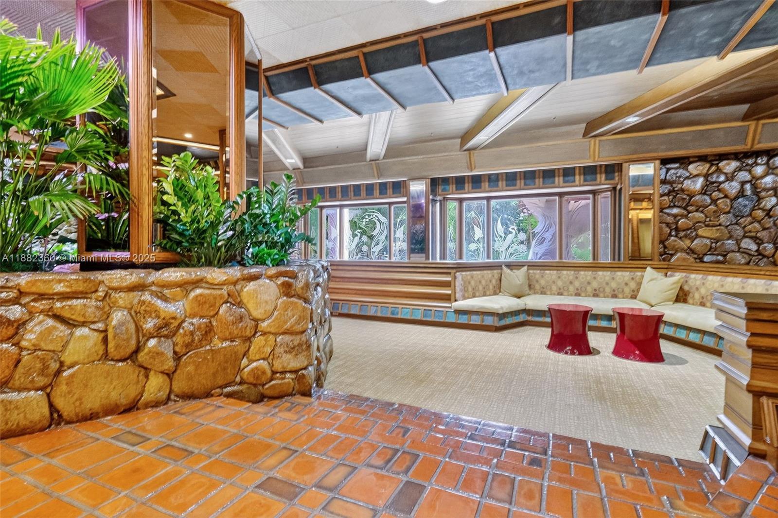 TOWERS OF QUAYSIDE CONDO - Residential Lease