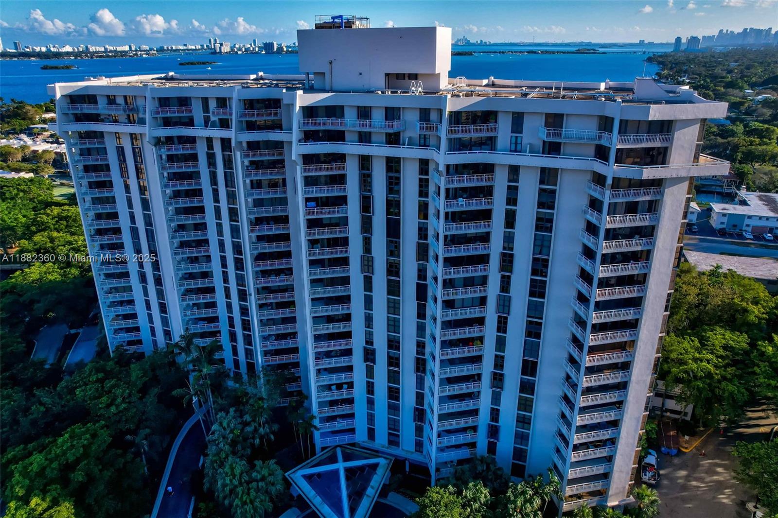 TOWERS OF QUAYSIDE CONDO - Residential Lease