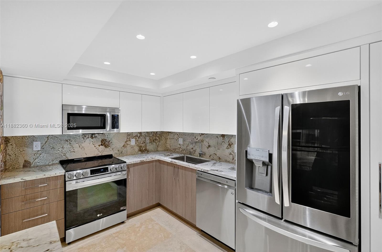 TOWERS OF QUAYSIDE CONDO - Residential Lease