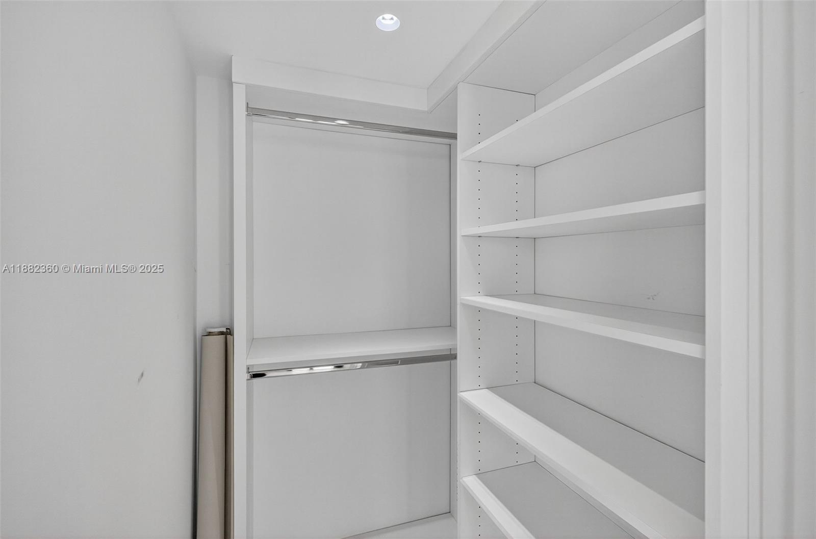 TOWERS OF QUAYSIDE CONDO - Residential Lease