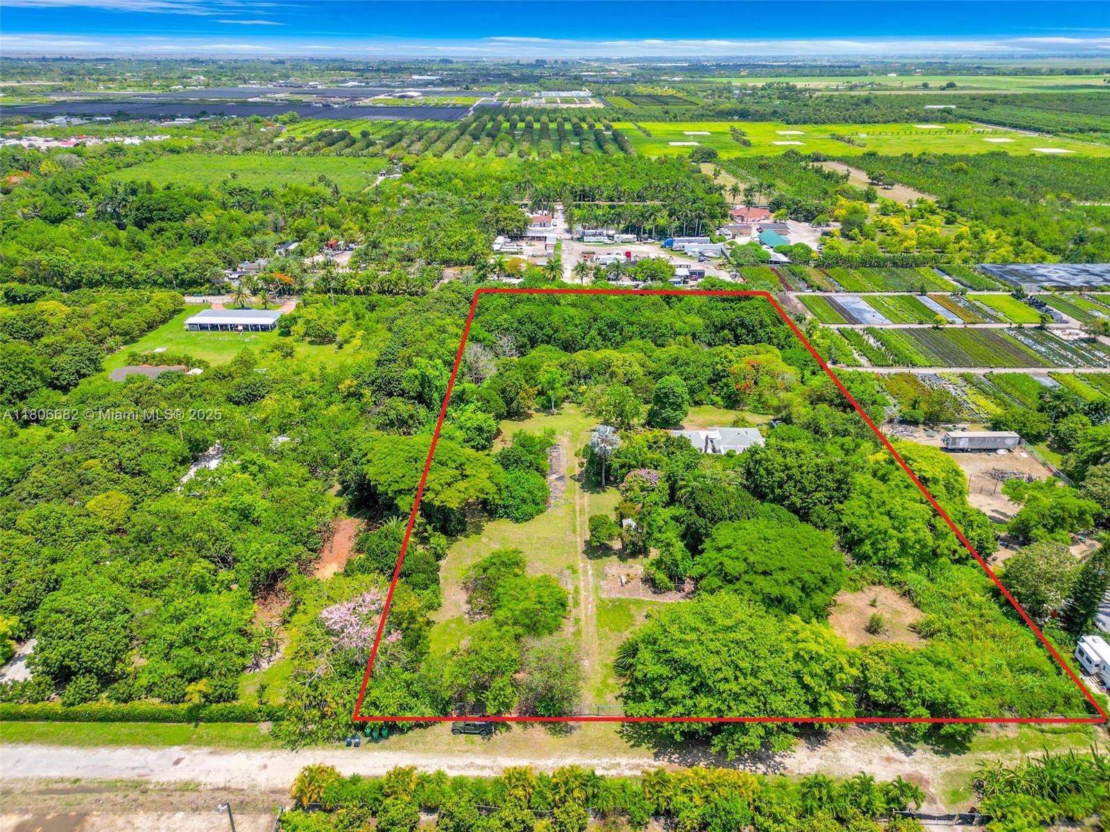 18900 SW 186th St, Miami, FL, 33187/$1,199,000 2 18900 SW 186th St