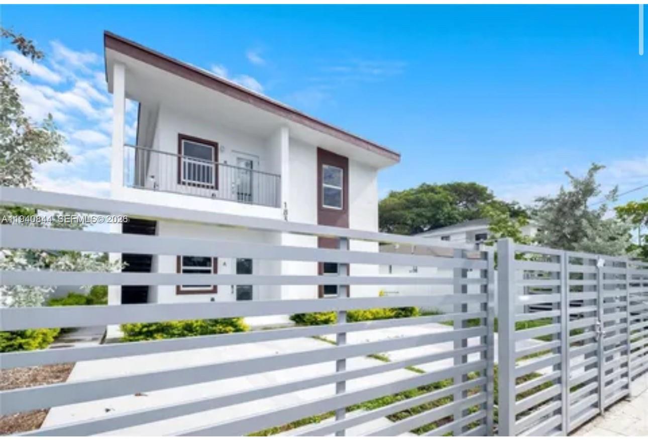 LIBERTY CITY - Residential Lease