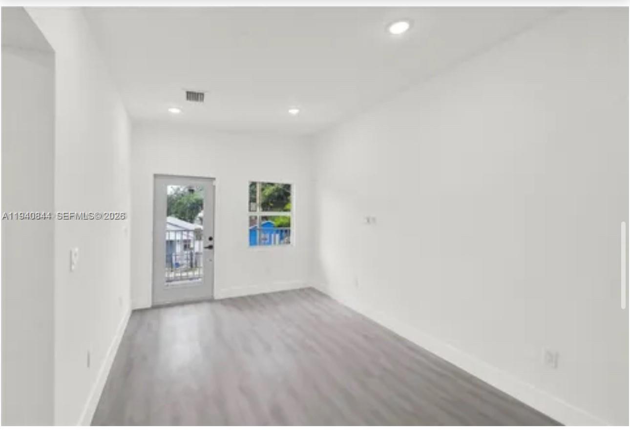 LIBERTY CITY - Residential Lease