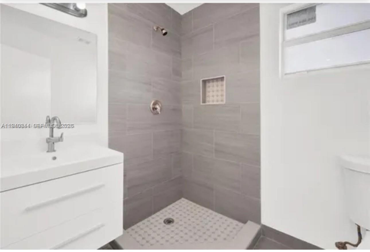 LIBERTY CITY - Residential Lease