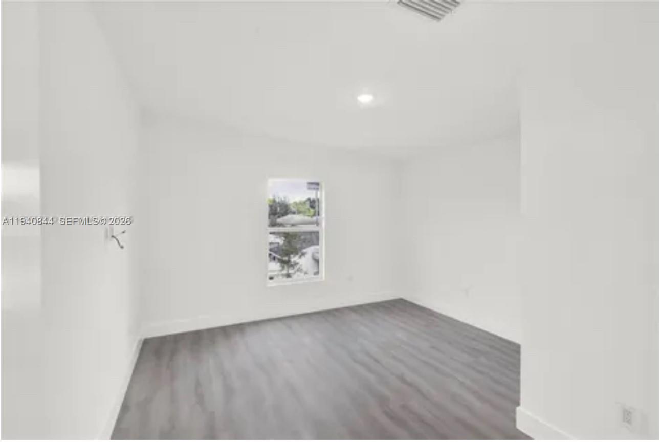 LIBERTY CITY - Residential Lease