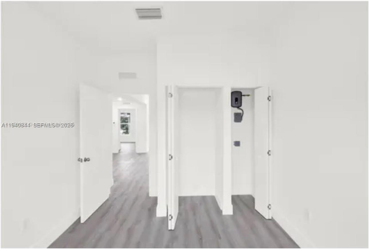 LIBERTY CITY - Residential Lease