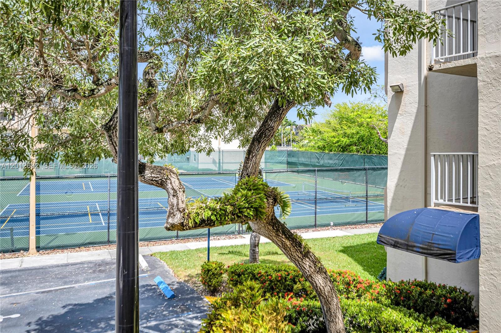 KINGS CREEK SO CONDO - Residential Lease