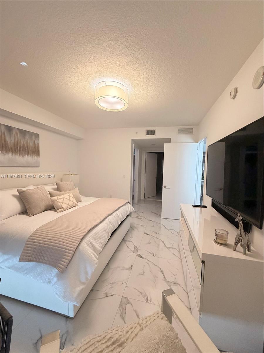 PARQUE TOWERS CONDO - Residential