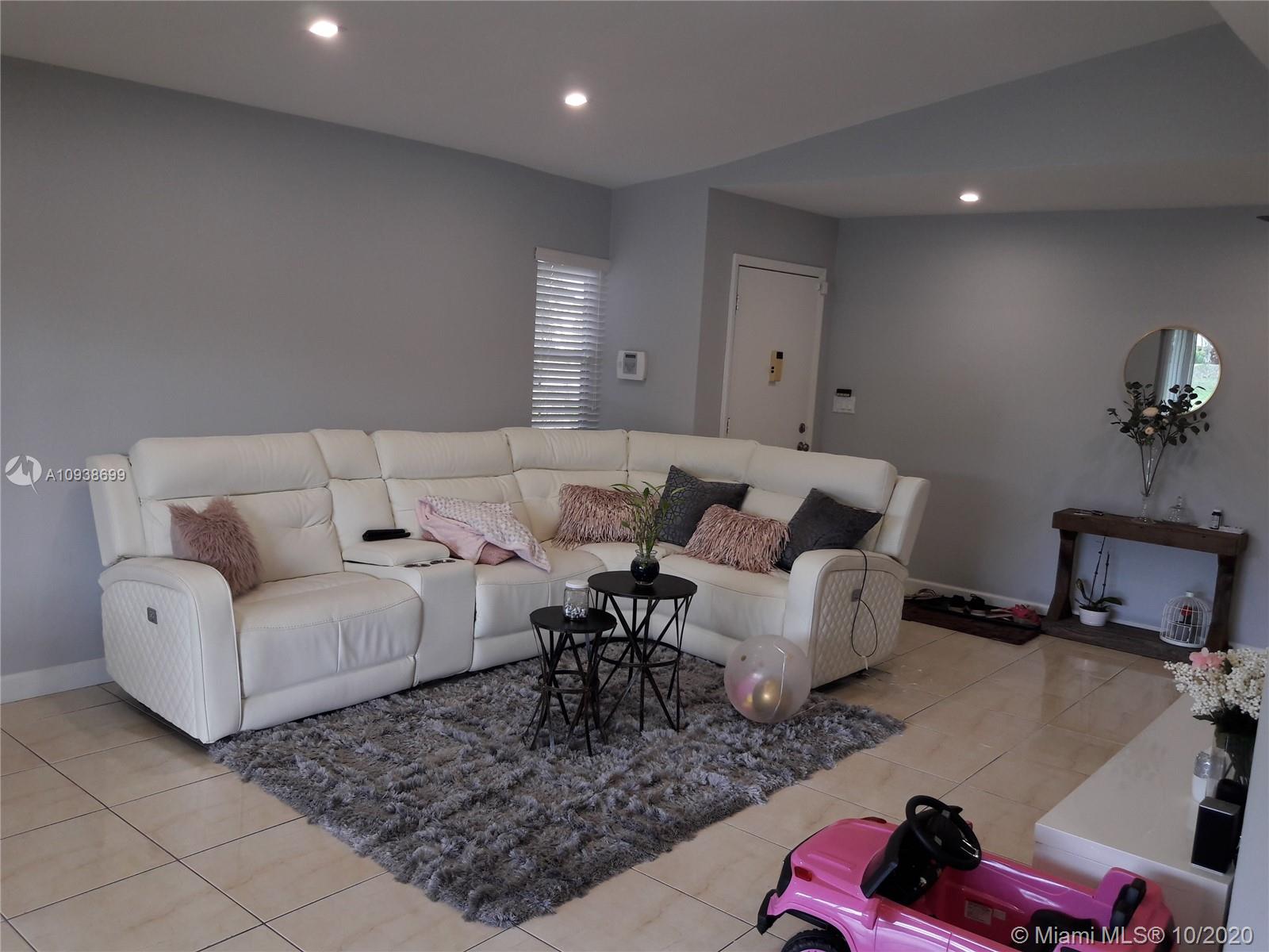 WATERSIDE - Residential