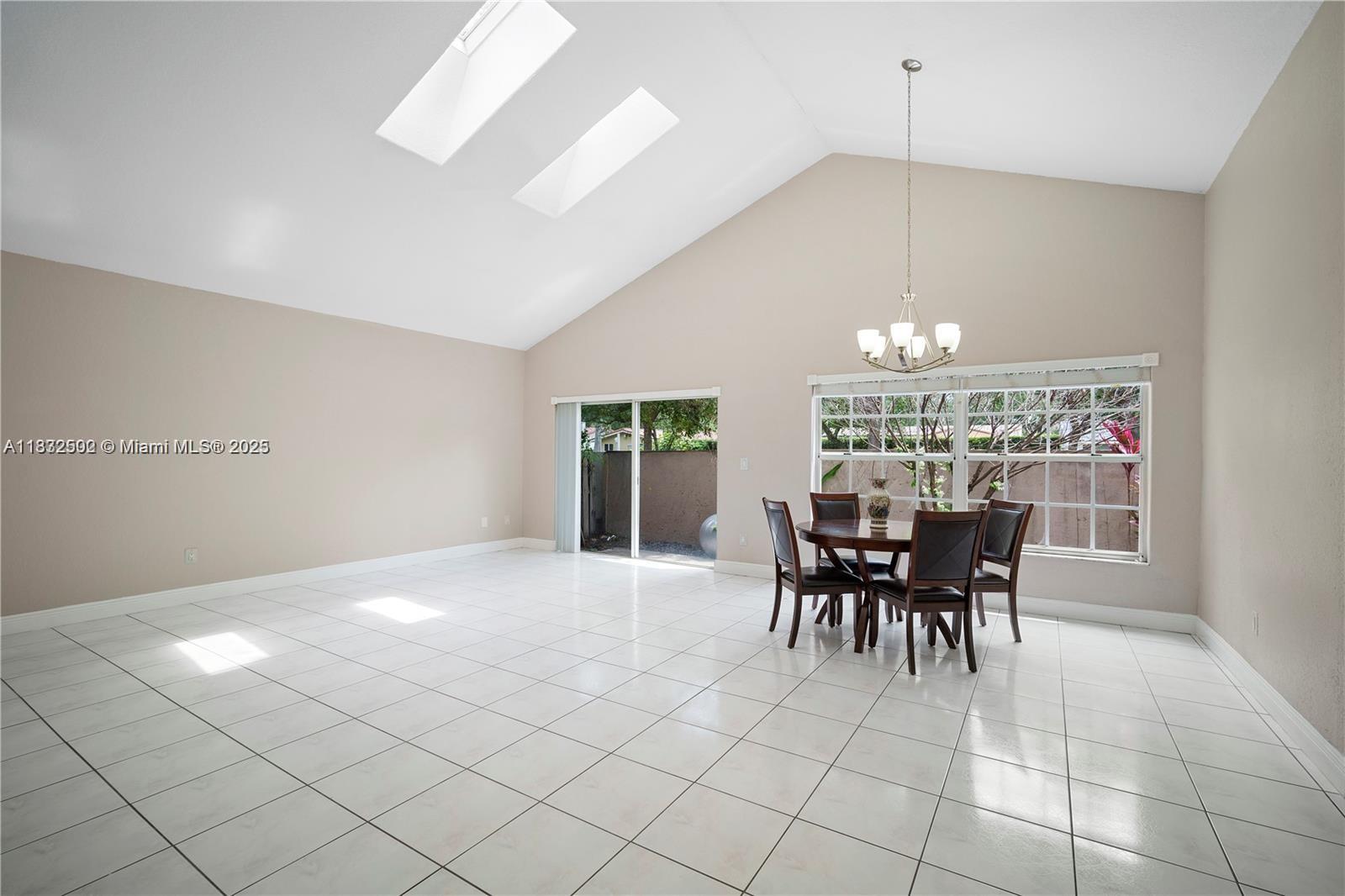 15233 NW 87th Ct 0