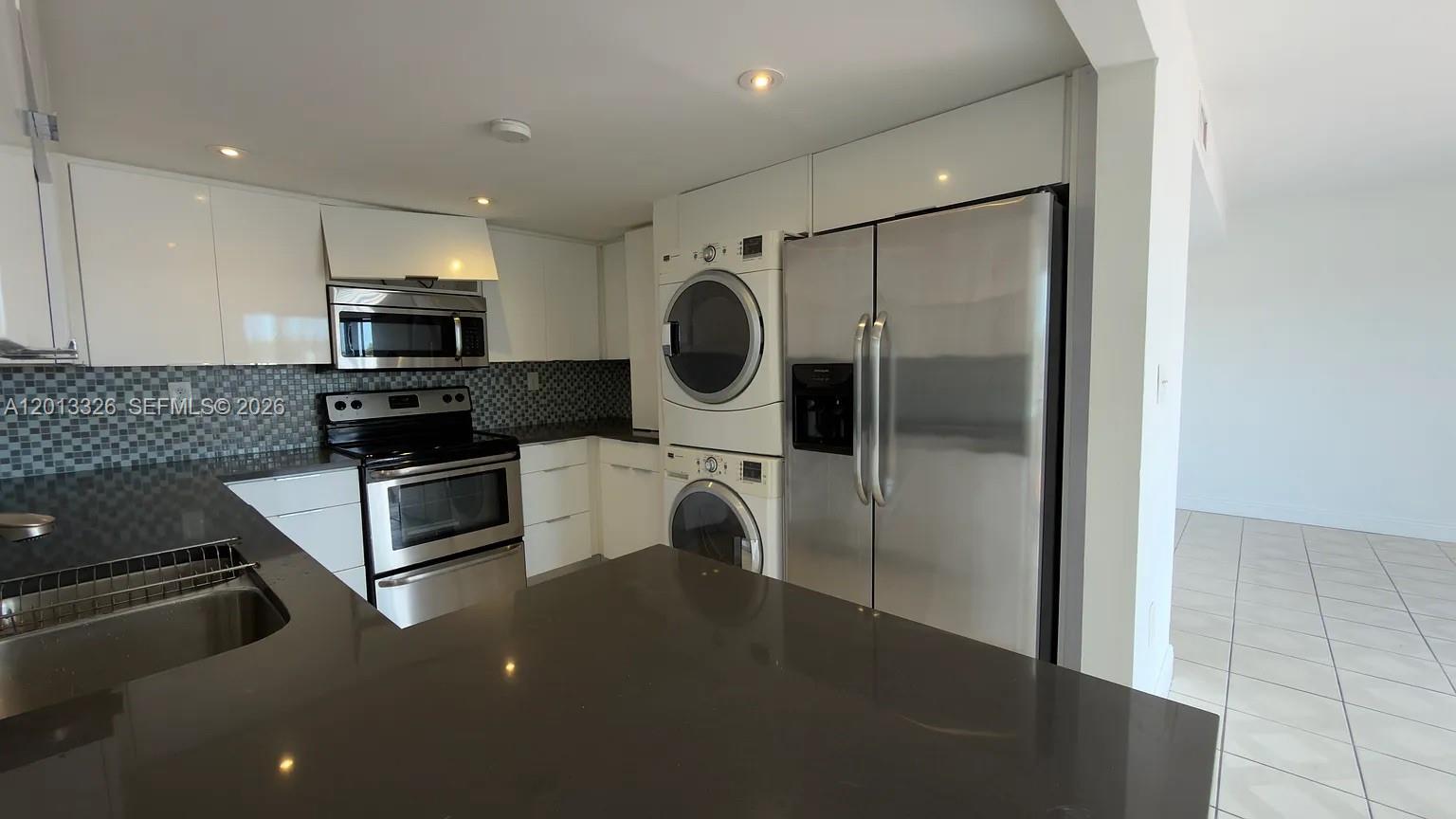 LAGUNA CONDO - Residential Lease