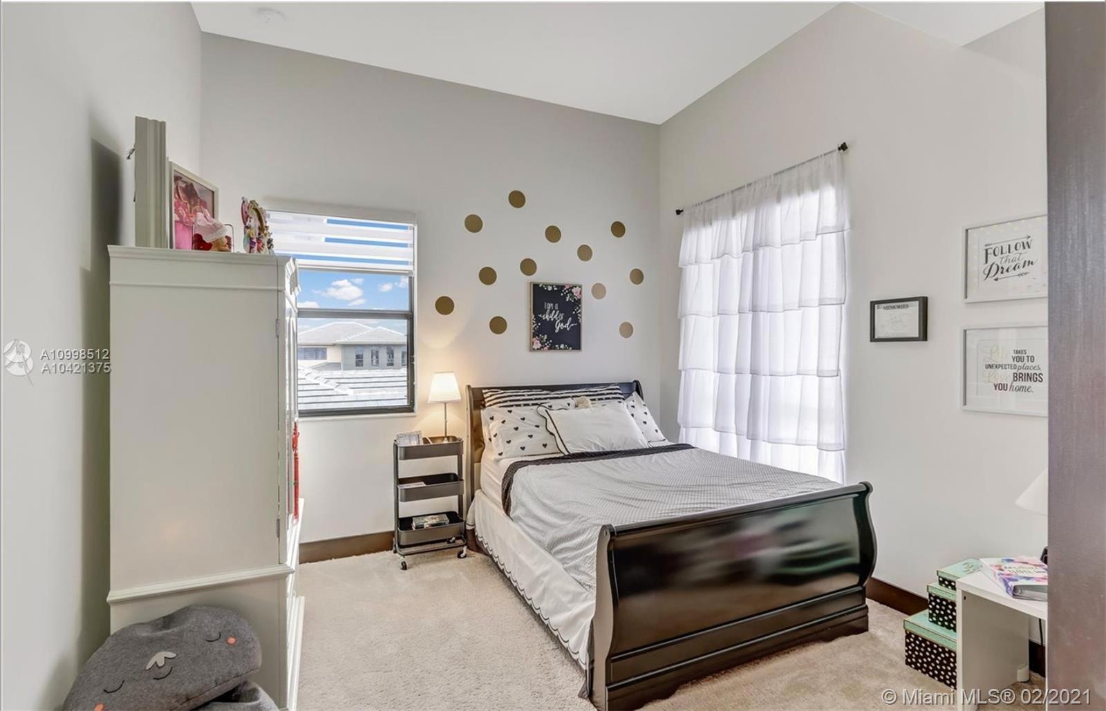 CRESTVIEW WEST - Residential