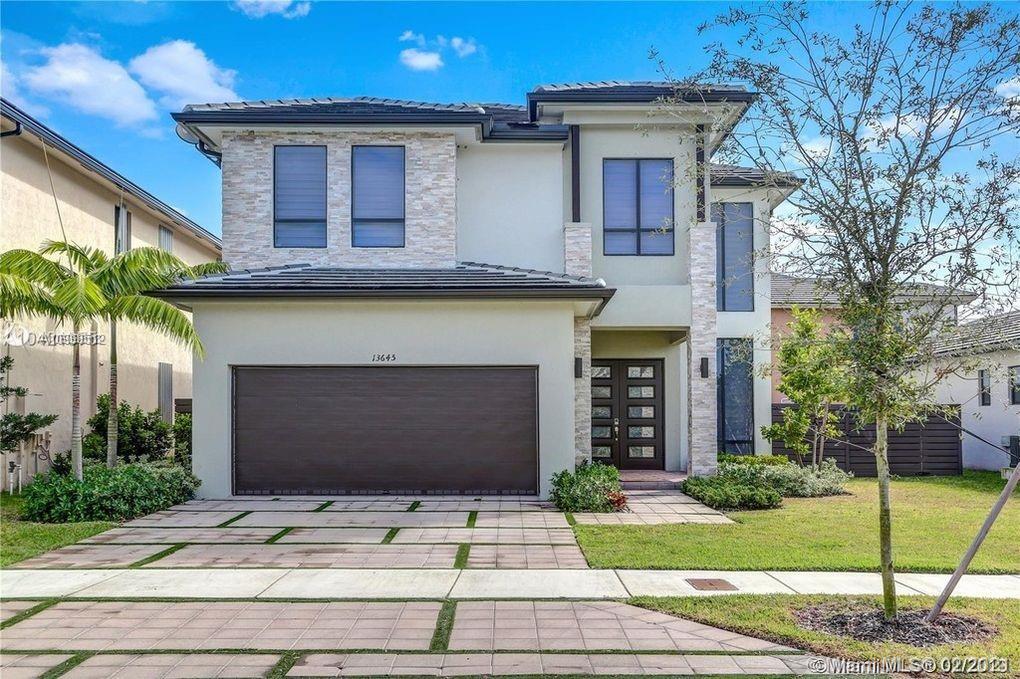 CRESTVIEW WEST - Residential