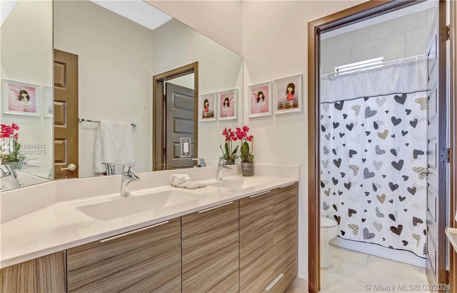 CRESTVIEW WEST - Residential