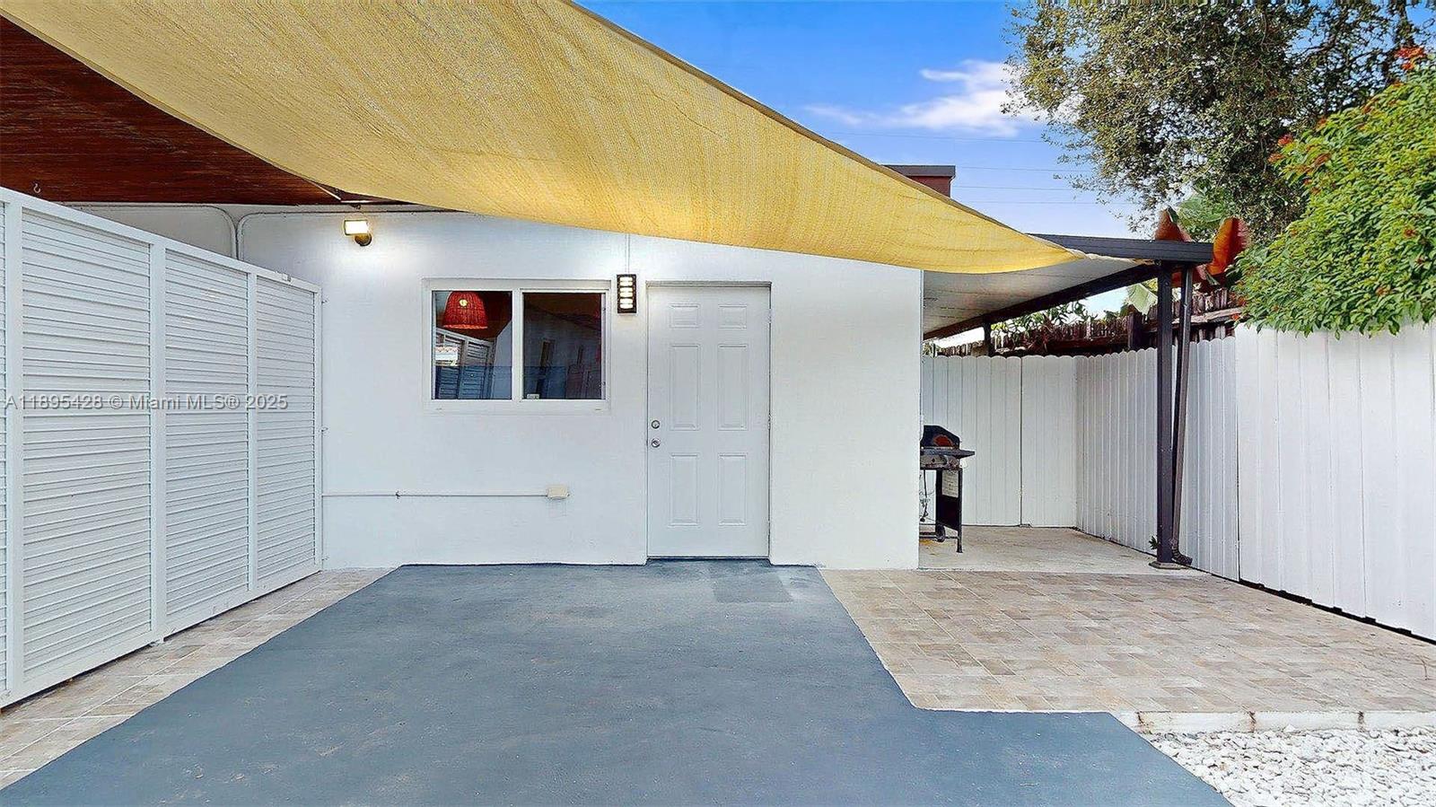 OAKLAWN SUB - Residential Lease