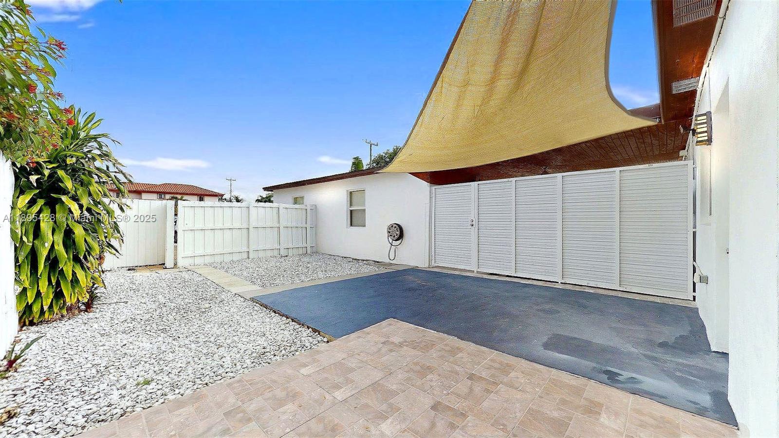 OAKLAWN SUB - Residential Lease