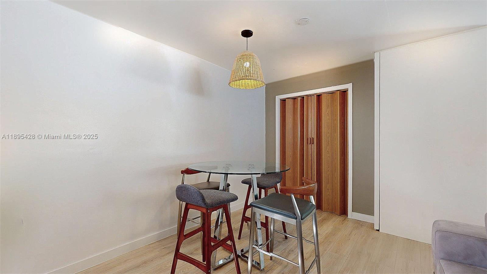 OAKLAWN SUB - Residential Lease