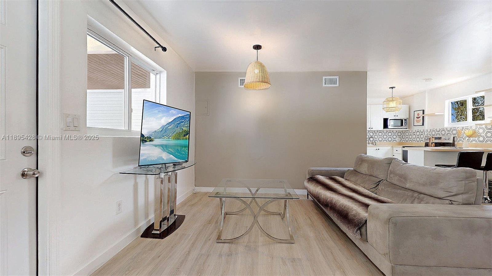 OAKLAWN SUB - Residential Lease