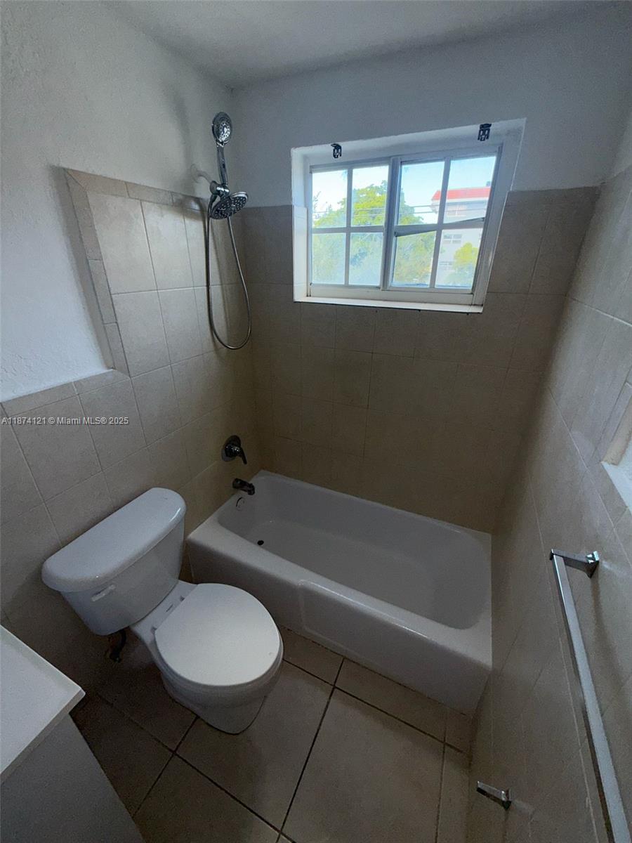 THE WHITE HOUSE CONDO - Residential