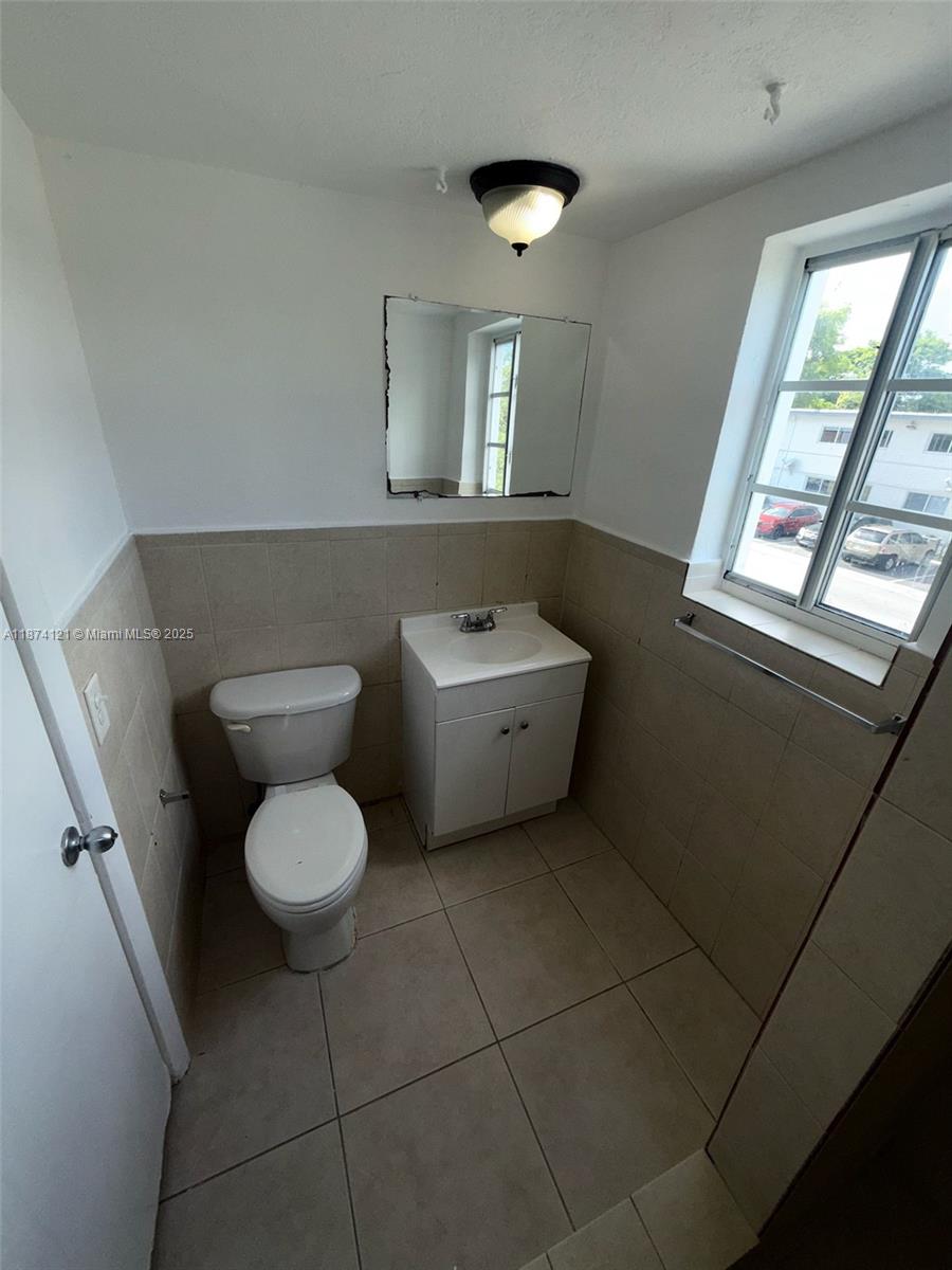 THE WHITE HOUSE CONDO - Residential