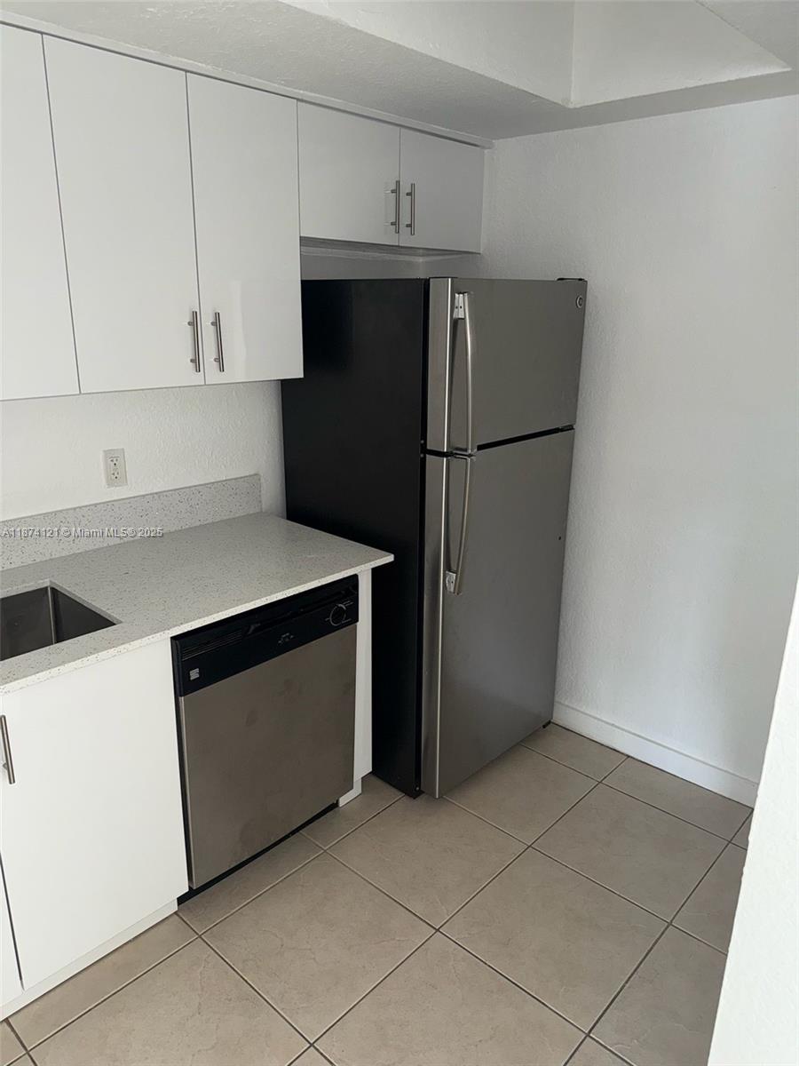 THE WHITE HOUSE CONDO - Residential